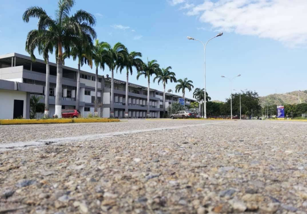 Foto de GIMNASIO CUBIERTO AMAB