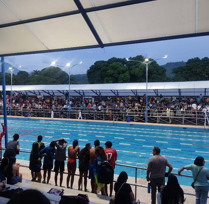 Foto de COMPLEJO DE PISCINAS PROF. ROBERTO FLORES AMEB